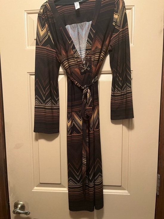Emma & Michele Dresses & Skirts - Emma & Michele Brown and Black Geometric Maxi Dress a little fade in gold lace.